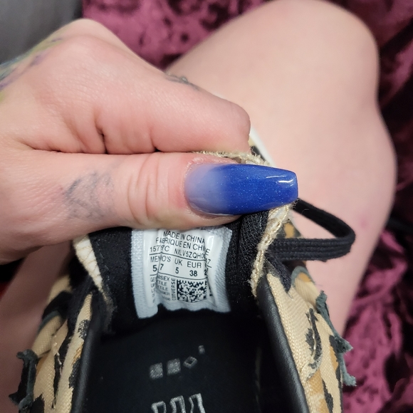 Converse - Picture 3 of 3